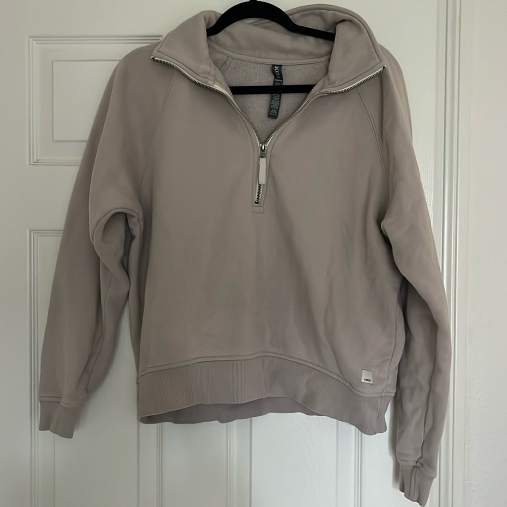 Vuori sweatshirt